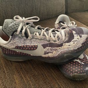 Kobe 10 “Pain”
Size 12
Lightly Used
165$